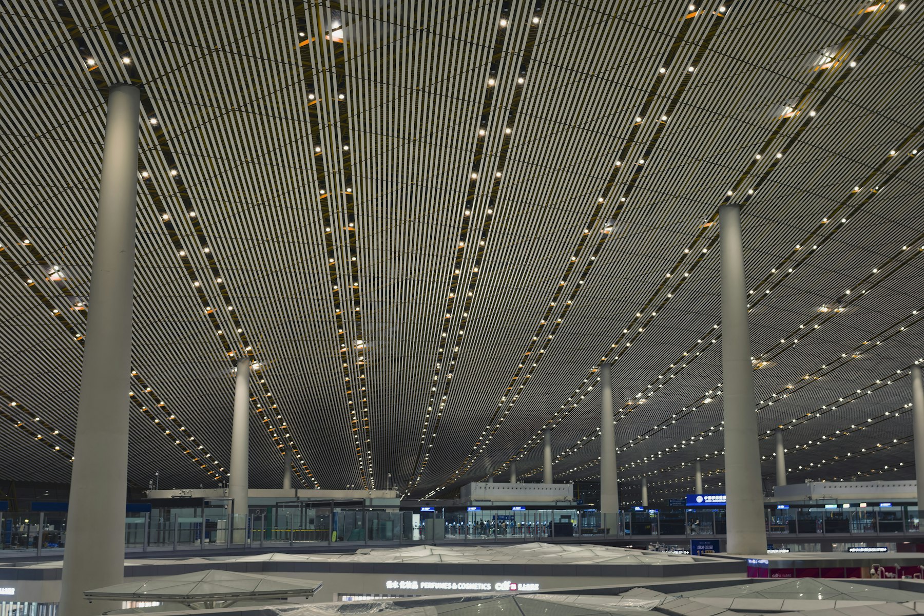 Terminal de aeroporto moderno